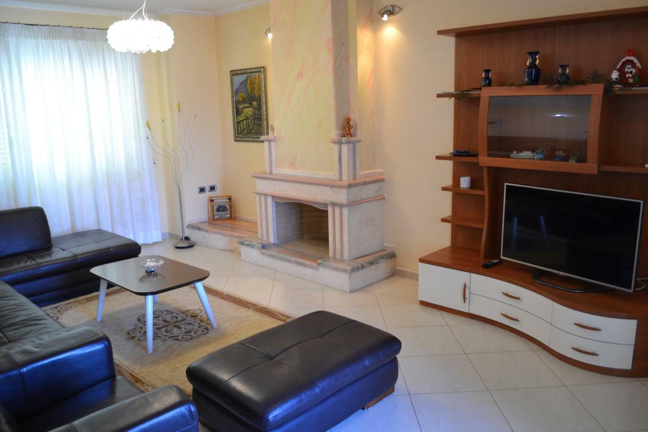 Penthouse 4 Bedrooms Apartment Vlore Exterior photo
