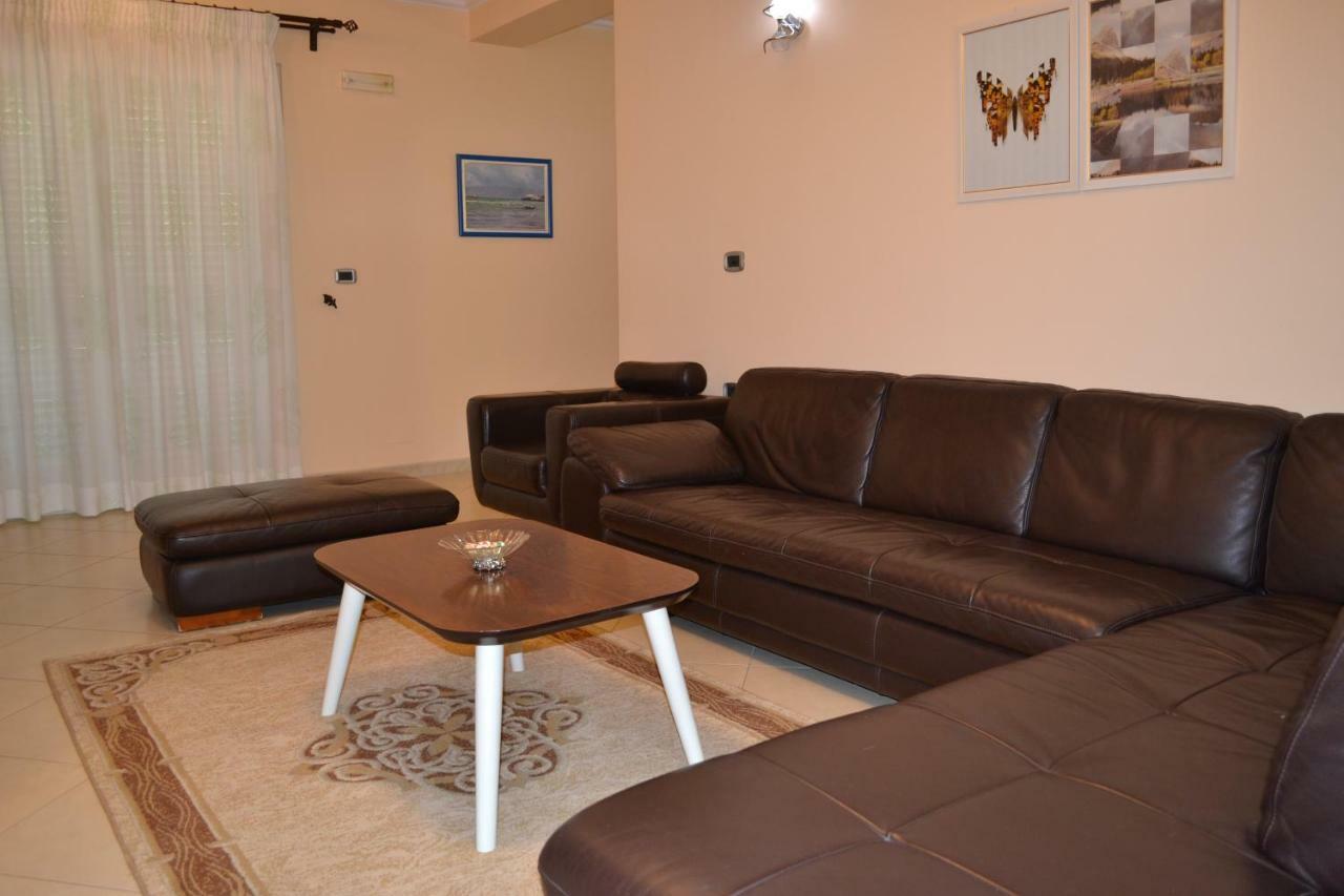 Penthouse 4 Bedrooms Apartment Vlore Exterior photo